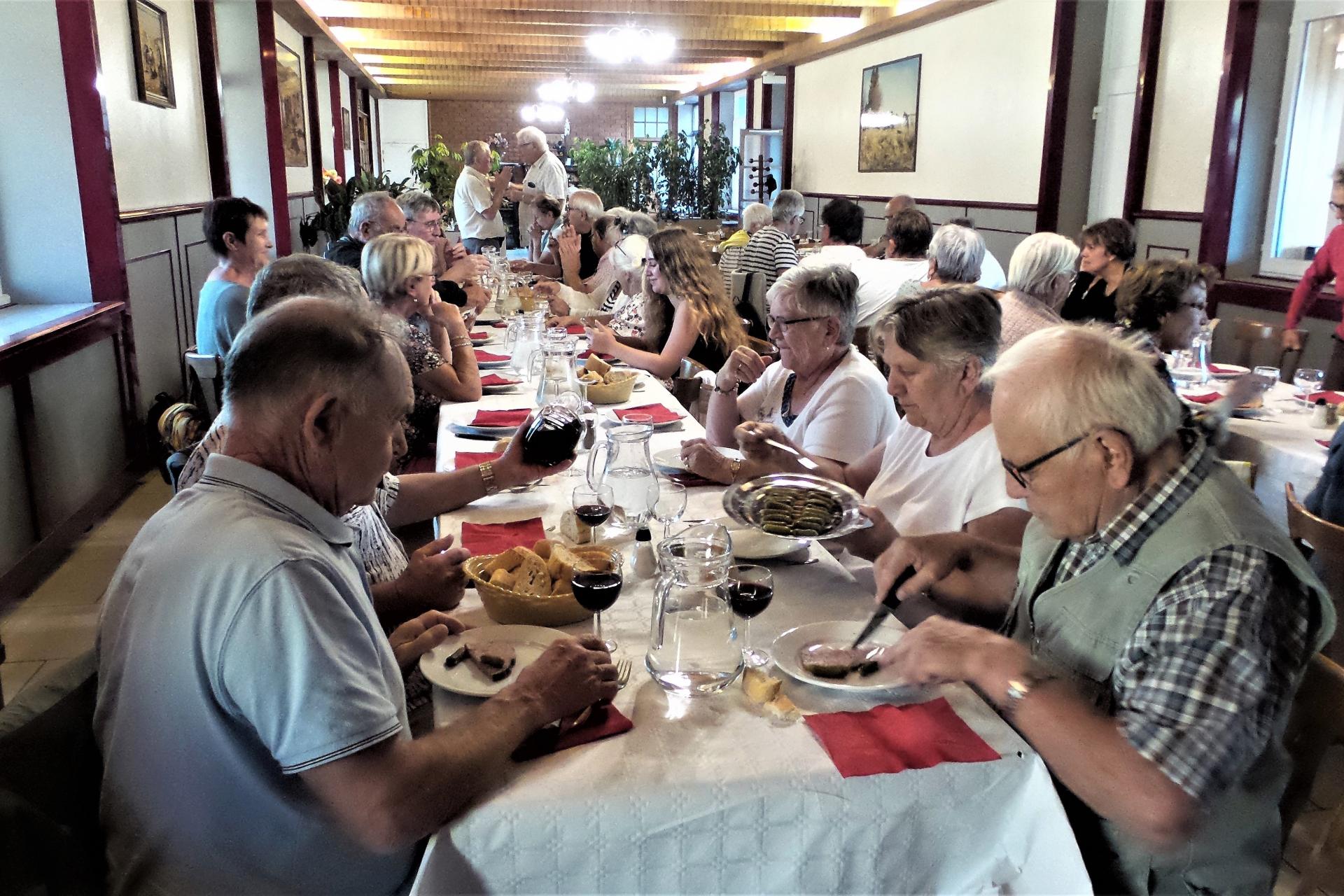 Resto à l'auberge de peyrebeille