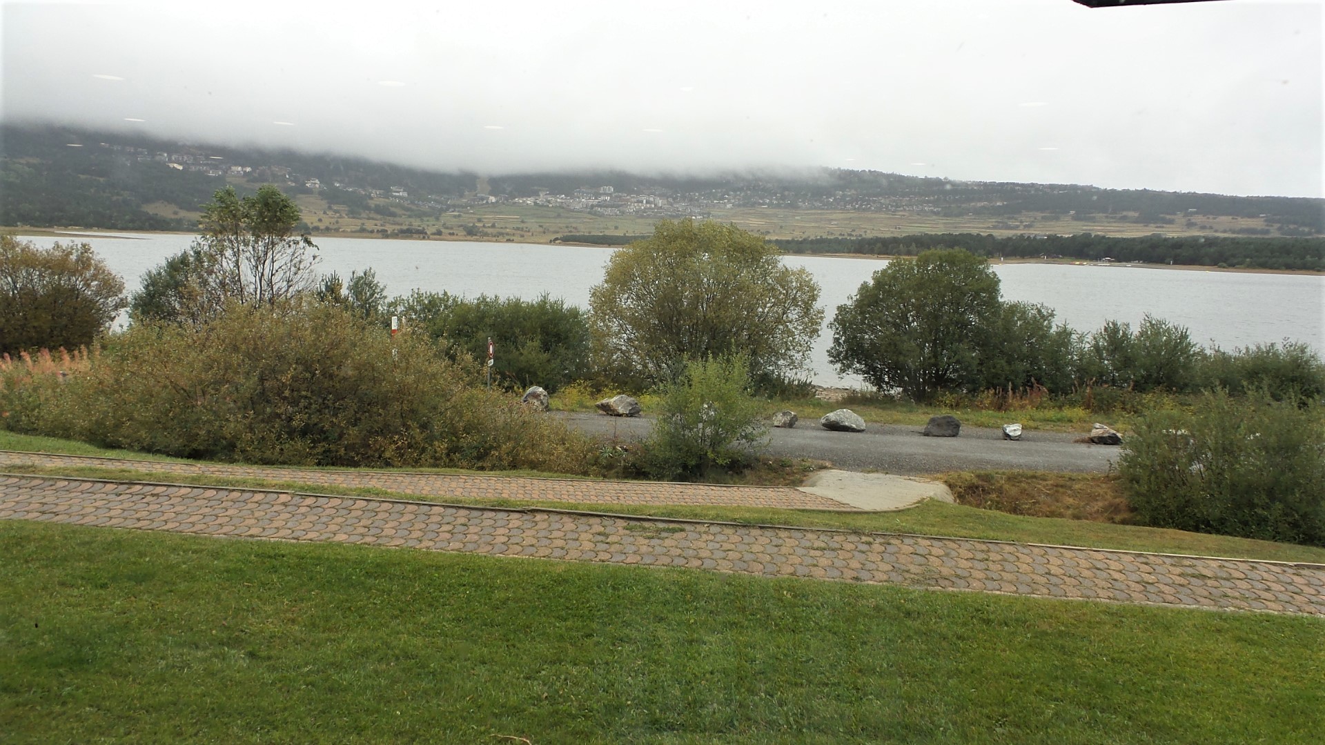 Déjeuner à Matemale (vue sur le lac)