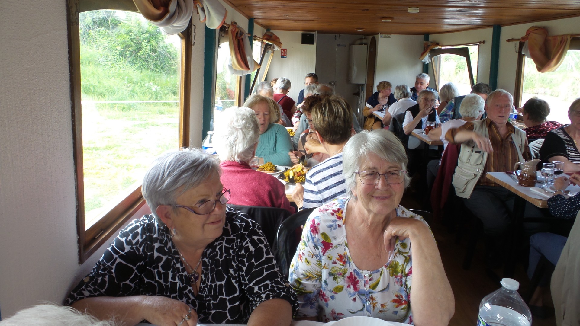 Repas paella à bord du bateau 