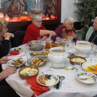Repas Bouillabaisse resto la Camargue au Salin