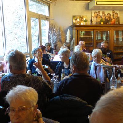 Repas au resto à St Guilhem