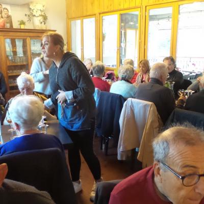 Repas au resto à St Guilhem