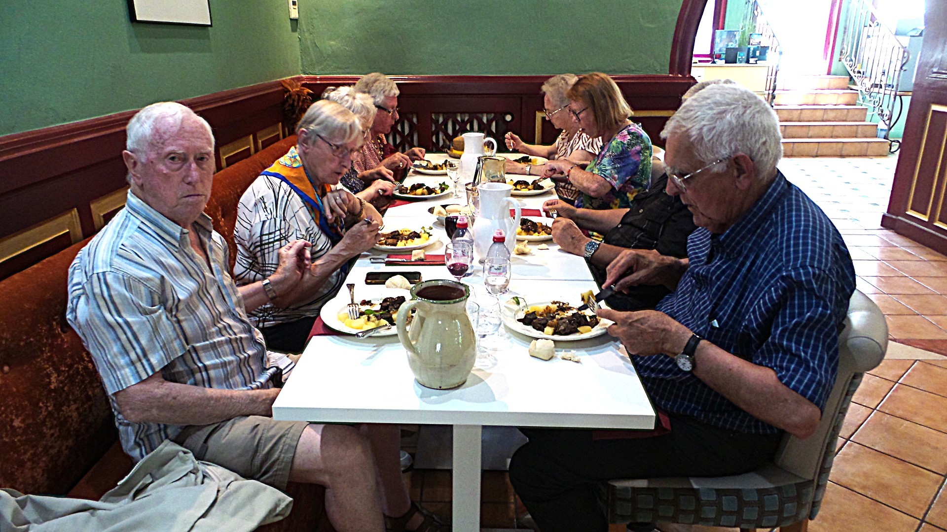 Repas au Resto à Moustiers