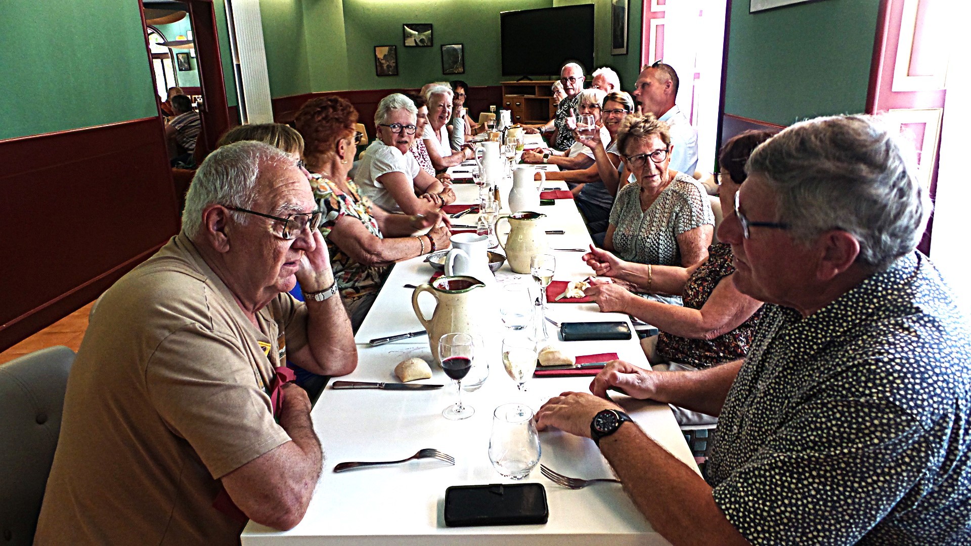 Repas au Resto à Moustiers
